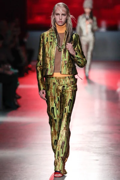Look 42